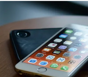 Apple здивує новим iPhone: він буде надтонким і з однією камерою, але стане найдорожчим