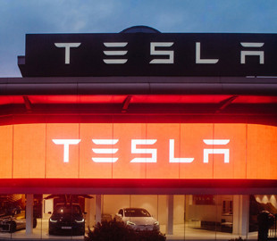 Не стоит ожидать «потепления» отношений между Tesla и правительством США