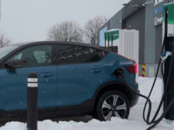 Батарея Tesla Model 3 превзошла по эффективности Volvo C40 Recharge