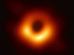 Ученые считают, что разгадали парадокс черной дыры Стивена Хокинга