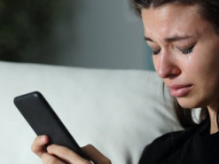 Тисячі жінок опинилися голими і не знали про це. Їхні фото взяли з соцмереж