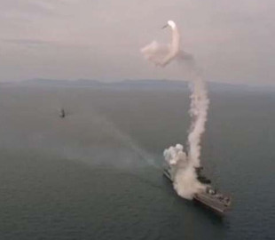 Кадри провального запуску «Калібру» з російського фрегата виклали в Мережу