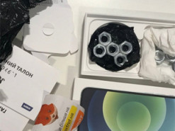 Девушка купила гайки в коробке от смартфона: магазин разбирается с проблемой