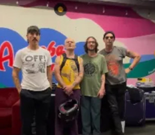 Red Hot Chili Peppers поддержали Украину и обратились к мировым лидерам
