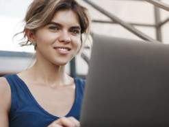 Українські жінки зможуть безкоштовно опанувати IT: як долучитися до навчання