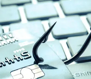 Калуський суд постановив надати доступ до рахунків та мобільних телефонів імовірних шахраїв