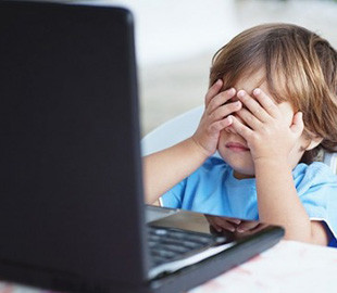 Полиция арестовала 27 мужчин за сексуальную эксплуатацию детей в Интернете