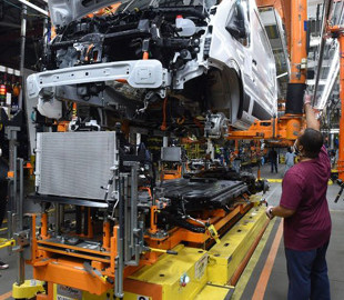 Ford нанимает бывшего технического директора Tesla Алана Кларка