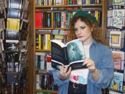 Журналистка попыталась найти парня без помощи интернета и потерпела фиаско