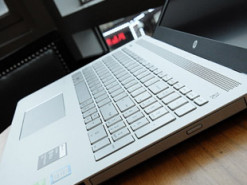 Несовершеннолетняя девушка распространяла в соцсети детскую порнографию