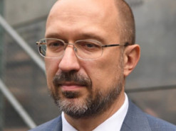 Шмыгаль разъяснил, где получить 1000 гривен за вакцинацию и как ее потратить