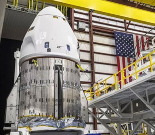SpaceX получит контракт NASA на три дополнительных пилотируемых полёта к МКС