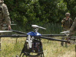 Розкриті технічні характеристики важких українських дронів, що знищують російську бронетехніку