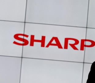 Sharp перемещает производство из Китая вслед за другими поставщиками Apple