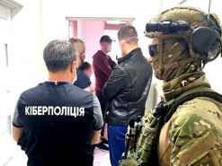 Киберполиция накрыла преступную группу, зарабатывающую на фиктивной продаже компьютерных комплектующих