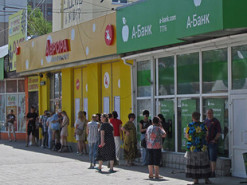 Якість - нижче плінтуса: на Херсонщині мобільний зв'язок і інтернет від окупантів не витримують ніякої критики