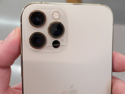 Задняя панель iPhone 12 Pro может треснуть даже без удара