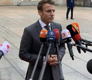 Макрон звинуватив росію у розпалюванні конфлікту між Вірменією та Азербайджаном