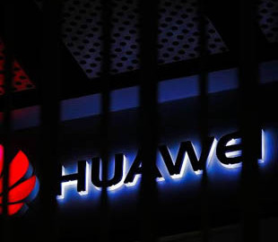 Из-за санкций Huawei скупает чипы без проверки их качества
