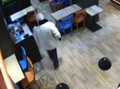 «Кража века»: видео с воровкой в украинском кафе стало хитом сети