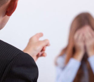 Стали відомі розміри штрафів за цькування на роботі