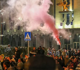 Грузія відмовила у в'їзді двом французьким журналістам, які висвітлювали протести