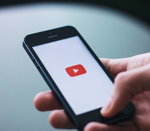 YouTube введёт строгие санкции против вредящих сообществу авторов
