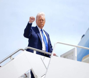 Білий дім заборонив CNN літати на президентському борту з Трампом, - The Washington Post