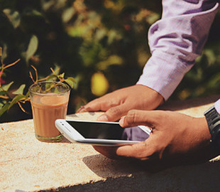 Android 12 решит проблему больших смартфонов