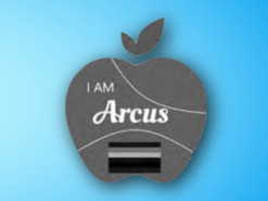 Apple подала в суд на производителя воды из-за логотипа в виде яблока