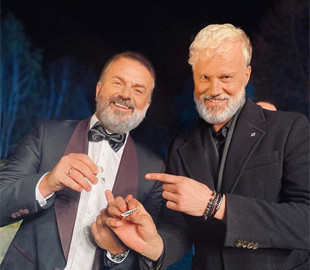 Герой нового "Холостяка" у гримі старого пожартував про довге очікування прем'єри шоу