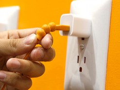 Зарядка от телефона убила малайзийца