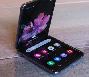 Samsung полностью распродала первую партию Galaxy Z Flip в онлайне