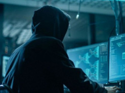 Хакеры взломали каналы Беларуси и показали, как силовики избивали людей