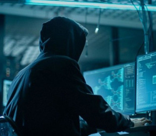 Хакеры взломали каналы Беларуси и показали, как силовики избивали людей