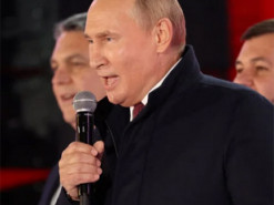 Путін святкував анексію українських областей у куртці елітного бренду майже за півмільйона рублів