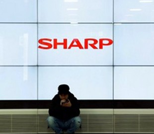 Sharp вернулась к годовой прибыли после трех лет убытков