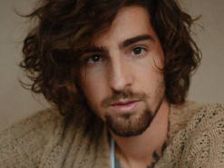 Дантес показав рідного брата, який старший від нього на 15 років – фото