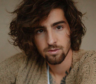 Дантес показав рідного брата, який старший від нього на 15 років – фото