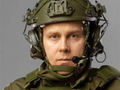 "Герой України" розробив інноваційний костюм захисту від дронів