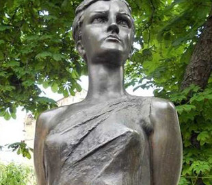 Кияни просять демонтувати пам’ятник Зої Космодем’янській