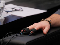 Перевірка на детекторі брехні: науковець пояснив, чому не варто боятися та чи можна обдурити поліграф