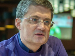 Шоумен Кондратюк показав снаряд від російського "Граду", який влетів у його будинок