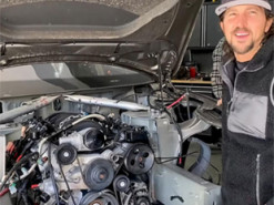 Запуск Tesla Model S с бензиновым V8 показали на видео