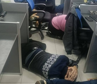 Поліцейські затримали працівників кол-центру, які тероризували школу на Київщині