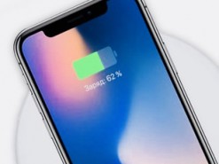 Это провал. iPhone сползает с беспроводных зарядок