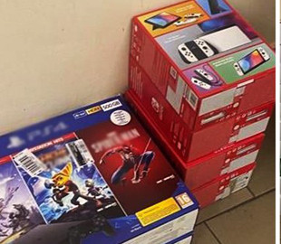 Ігрові приставки загальною вартістю понад 800 тис. грн вилучили митники у водія на Закарпатті