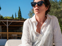 Netflix купил права на дебютный фильм Мэгги Джилленхол «Незнакомая дочь»