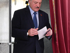 Лукашенко обвинил заграницу в отключении интернета в Белоруссии