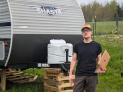 Йому відмовили 800 роботодавців: як ШІ залишив досвідченого програміста без роботи й дому